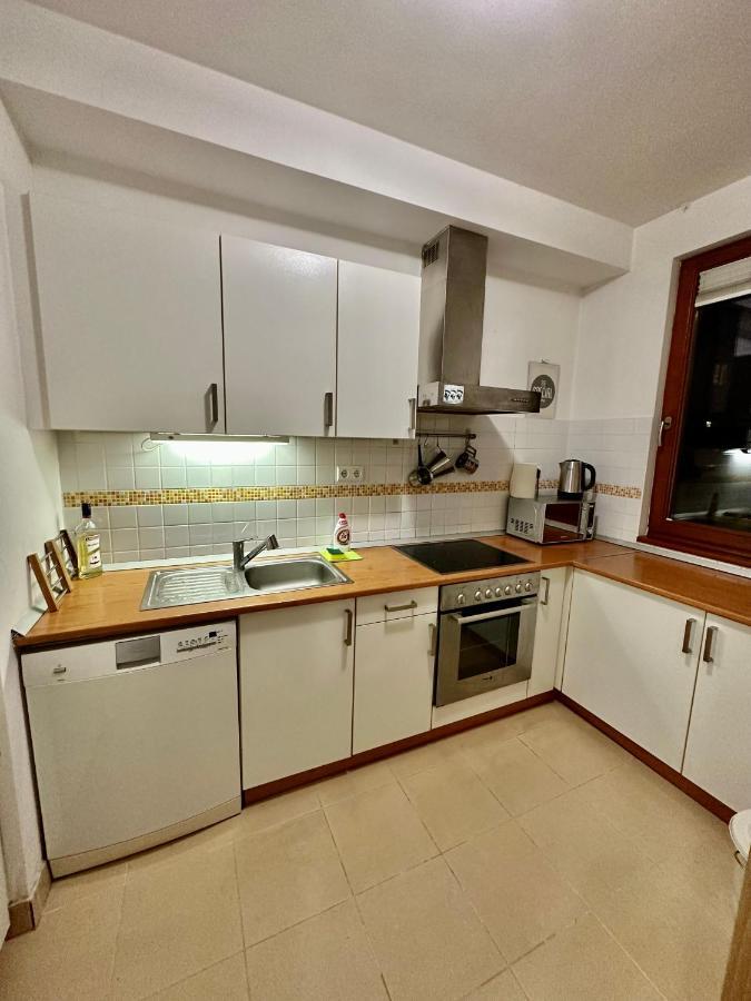 Central Apartment With Balcony Budapest Exteriör bild