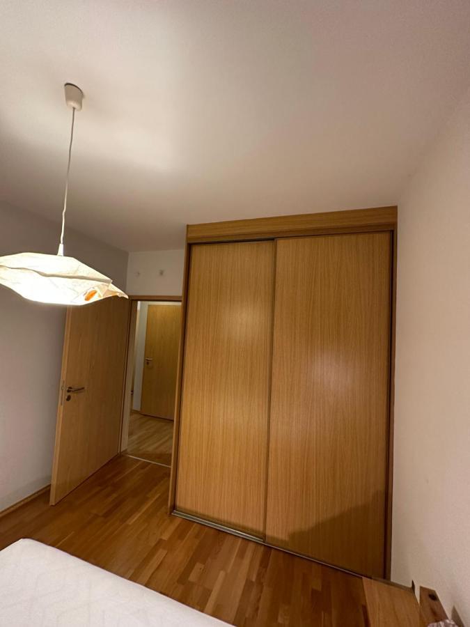Central Apartment With Balcony Budapest Exteriör bild