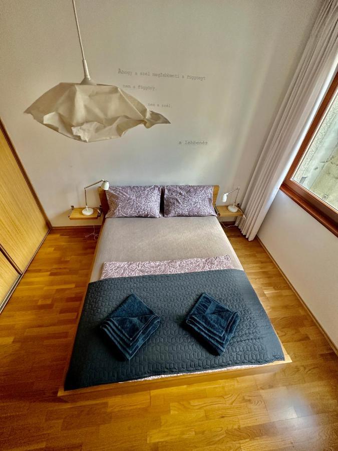Central Apartment With Balcony Budapest Exteriör bild