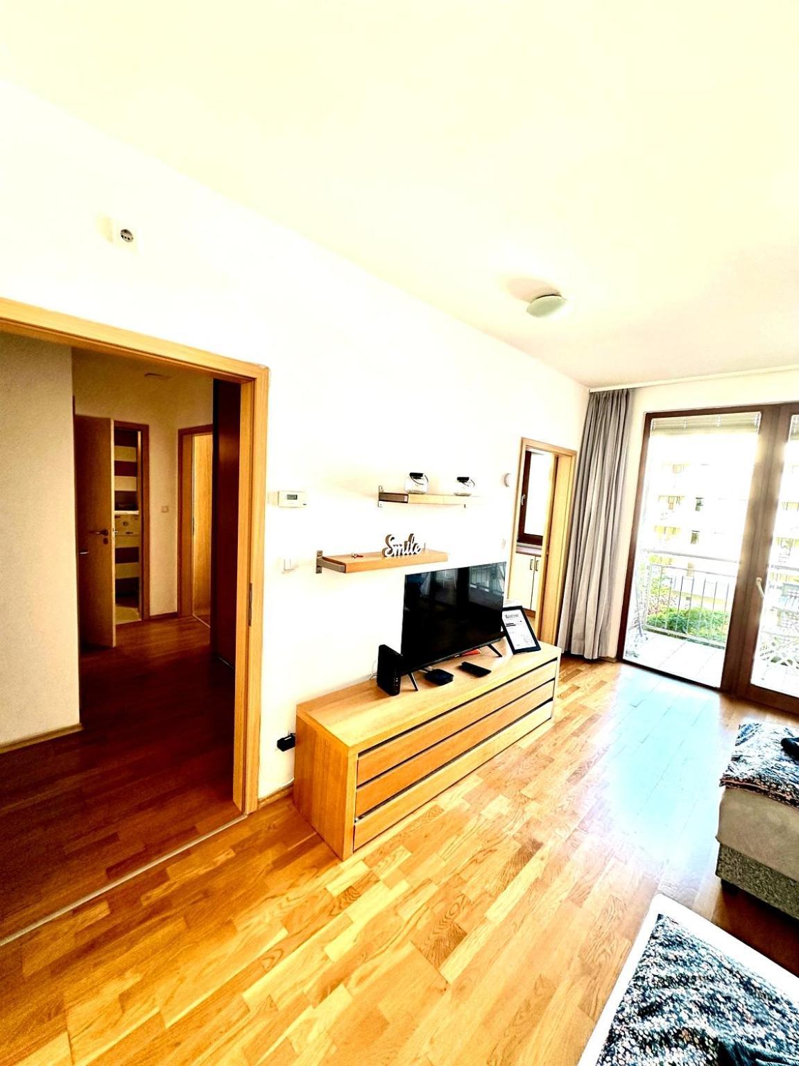 Central Apartment With Balcony Budapest Exteriör bild