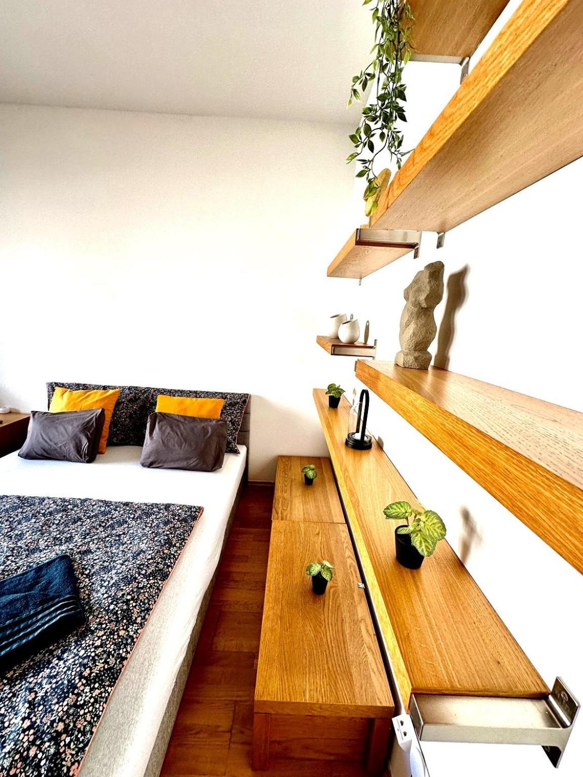 Central Apartment With Balcony Budapest Exteriör bild