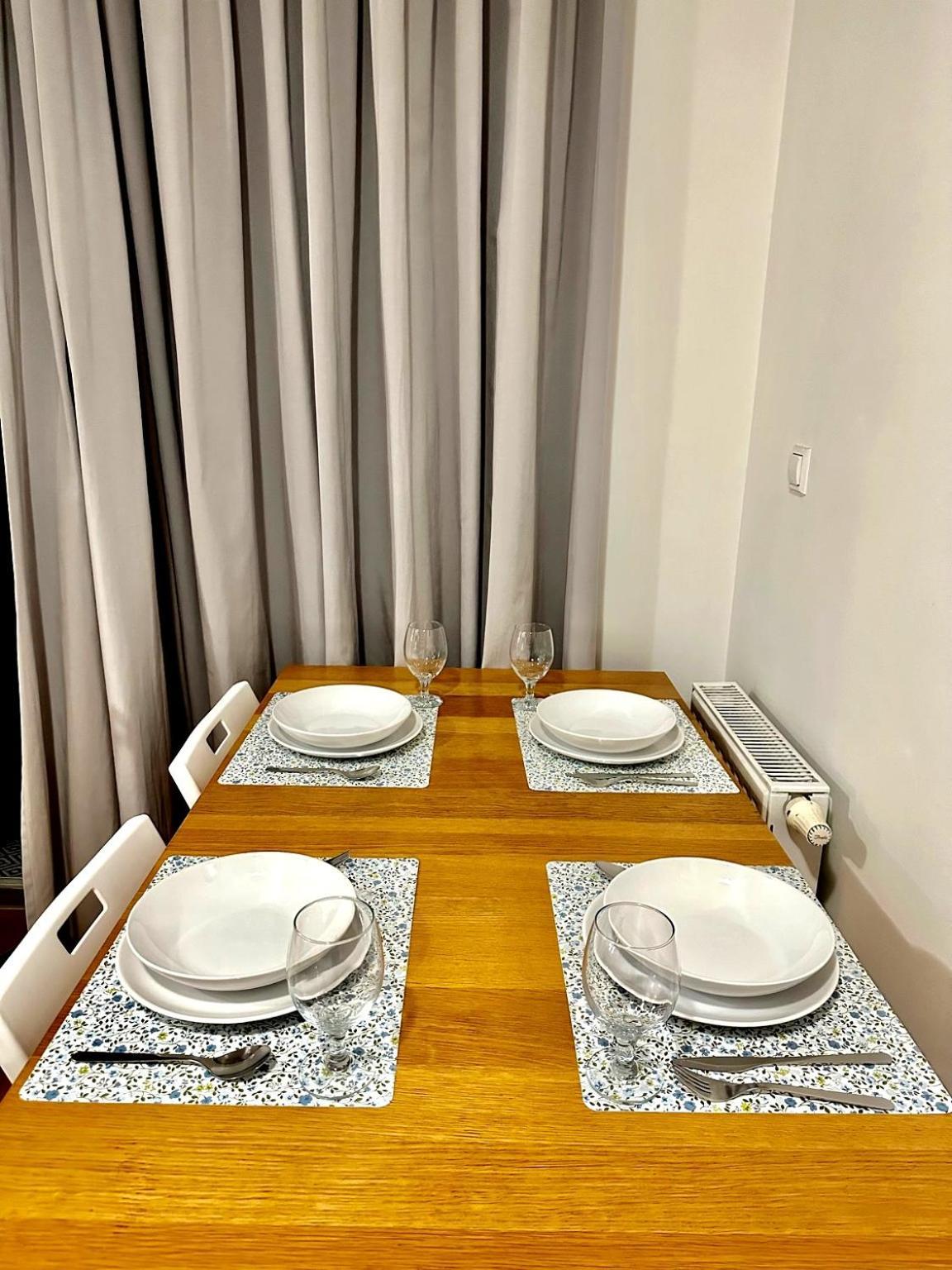 Central Apartment With Balcony Budapest Exteriör bild